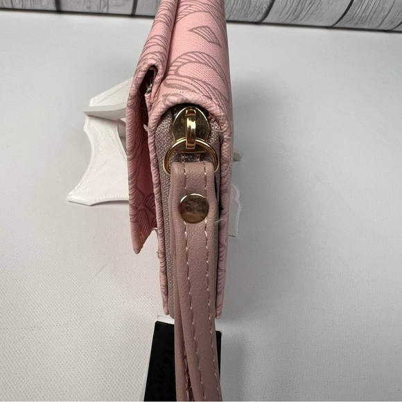 XOXO Pink Logo Wallet Clutch Wristlet NWT - Picture 6 of 11